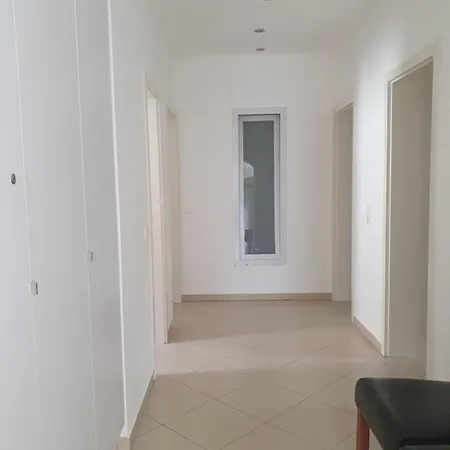 Ivett Apartmanhaz アパート *