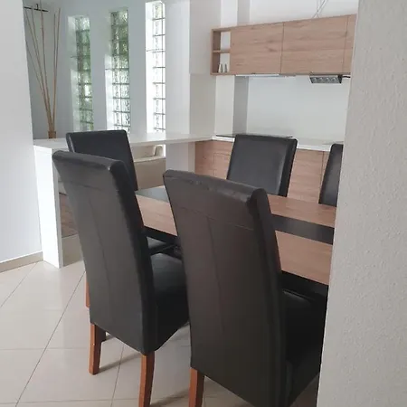 Apartment Ivett Apartmanhaz Balatonlelle