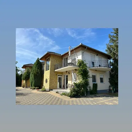 Ivett Apartmanhaz *
