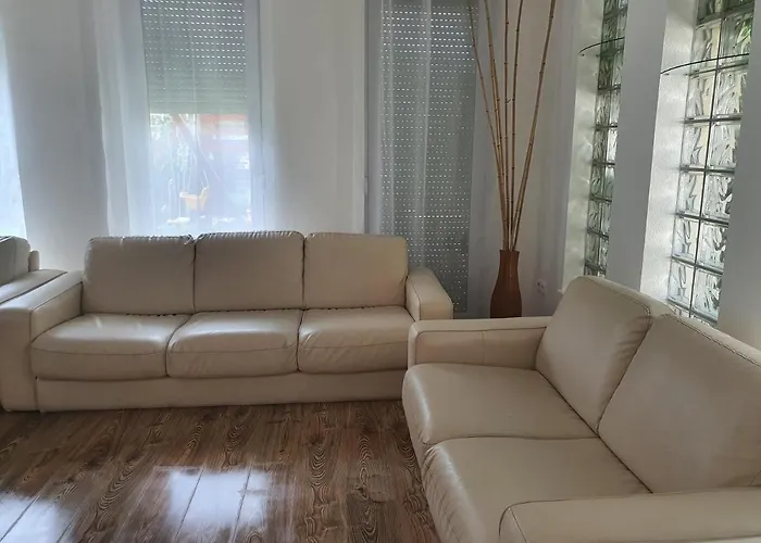 Ivett Apartmanhaz 巴拉通雷勒